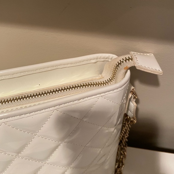 Forever 21 Quilted White Patent Bag - Picture 7 of 8